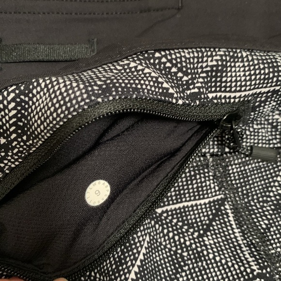 Lululemon Pace Rival Crop (22") Legging in 
Formation Alpine White Black Size 6 - Picture 11 of 12